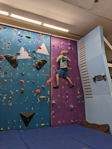 Big Island Climbing — indoor rock climbing gym