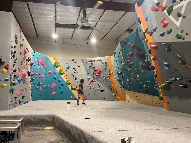 Kona Cliffs — indoor rock climbing gym