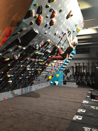 Mountain Strong Thornton Gym — indoor rock climbing gym
